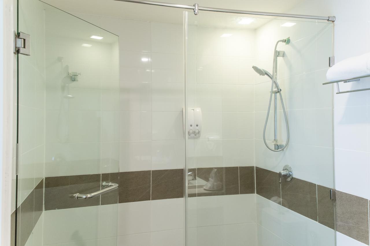Zen Rooms Rat-U-Thid 200 Phi Road Patong Екстериор снимка