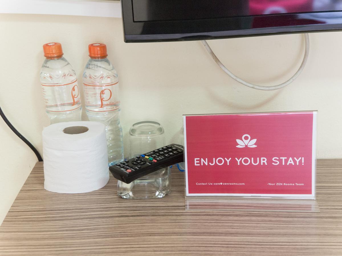 Zen Rooms Rat-U-Thid 200 Phi Road Patong Екстериор снимка