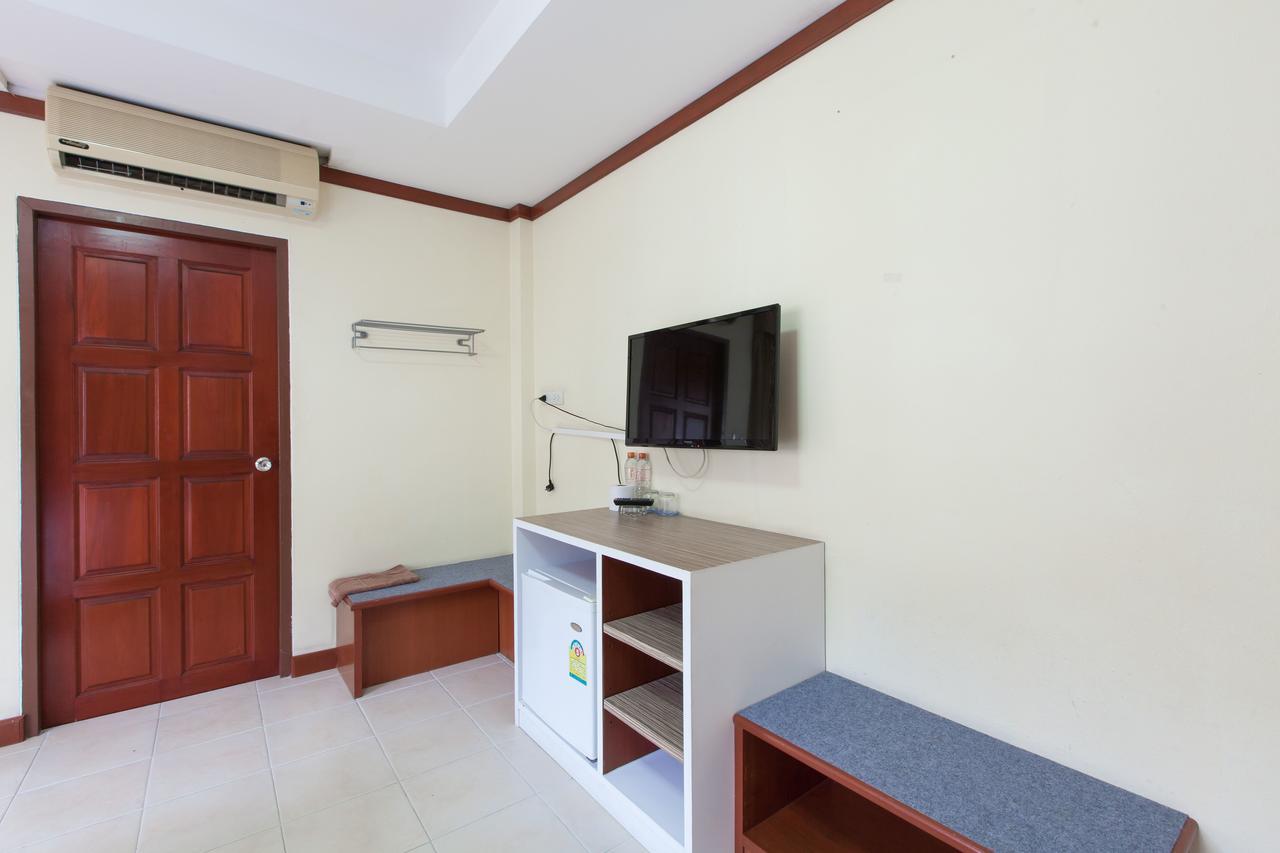 Zen Rooms Rat-U-Thid 200 Phi Road Patong Екстериор снимка